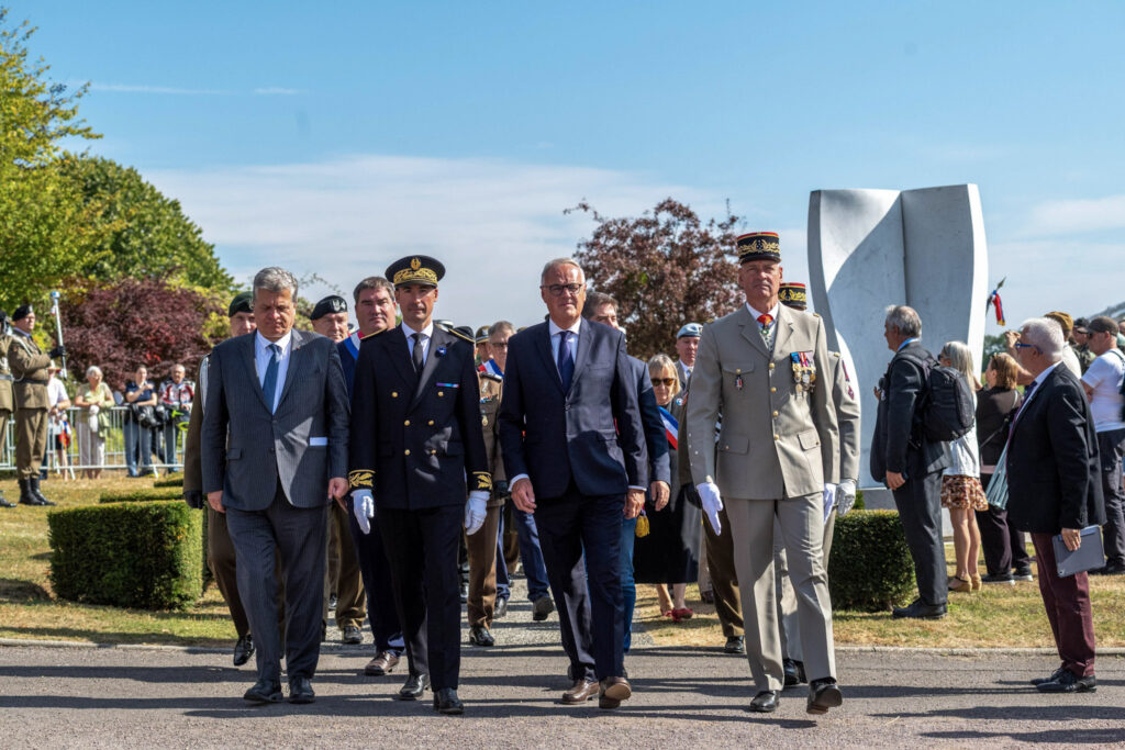 Une matinée commémorative au Mémorial de Montormel